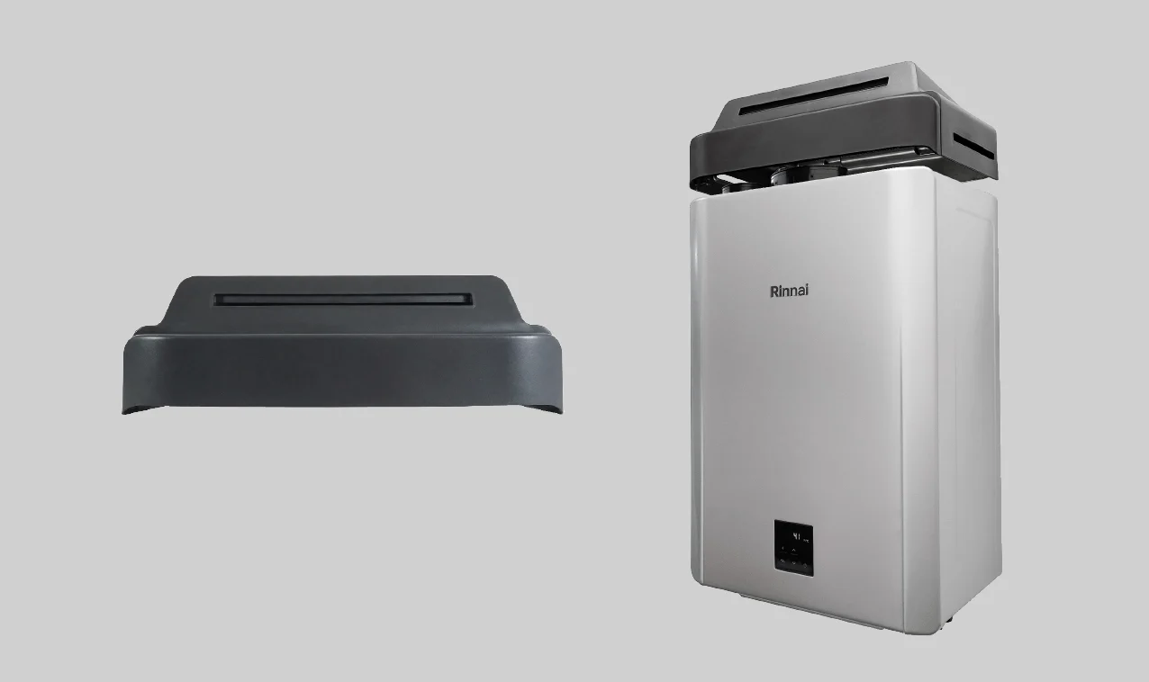 Importante: este modelo es para instalación interior Esta ficha corresponde al RINNAI INFINITY NB26 para instalación INTERIOR.  El calentador viene configurado por defecto para uso interior y, en esta configuración, debe instalarse con el correspondiente sistema de evacuación de los productos de combustión.  Si necesitas instalar el calentador en EXTERIOR, no debes comprar únicamente esta configuración interior. Para convertirlo en una solución específicamente preparada para exterior es necesario incorporar la cubierta/adaptador original RINNAI R-REU-OVC, o adquirir directamente el producto con el pack correspondiente Calentador de Condensación Exterior Multigas RINNAI INFINITY NB26.  Con el adaptador R-REU-OVC, el equipo puede configurarse para exterior y trabajar sin el sistema convencional de evacuación utilizado en la instalación interior. El propio manual indica además que cada equipo viene configurado inicialmente para instalación interior.
